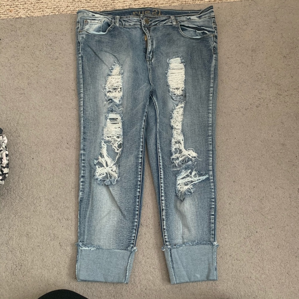 Rue21 Distressed Cropped Jeans
